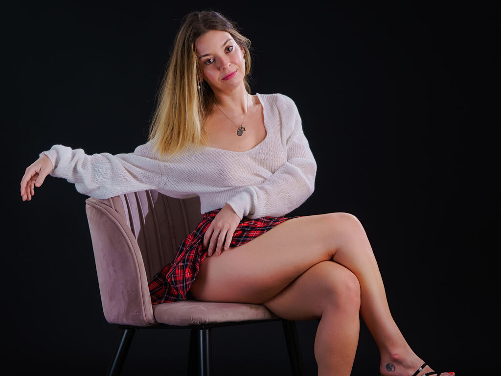 Alice Viva Picture